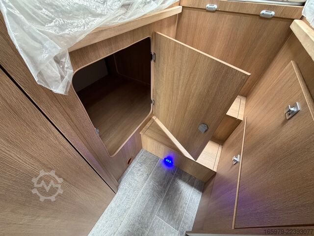 Semi-integrated camper GIOTTILINE Toscan 69GC
