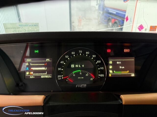 Prepravca dreva Volvo FH 650 8x4 Reductie assen, Kesla 2112T