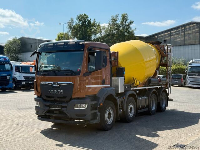Truk pengaduk beton MAN 35.400 8x4 BB CH Betonmischer Liebherr