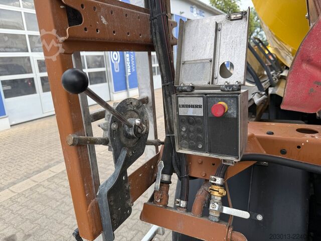 Truk pengaduk beton MAN 35.400 8x4 BB CH Betonmischer Liebherr