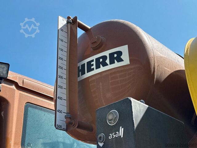 Truk pengaduk beton MAN 35.400 8x4 BB CH Betonmischer Liebherr