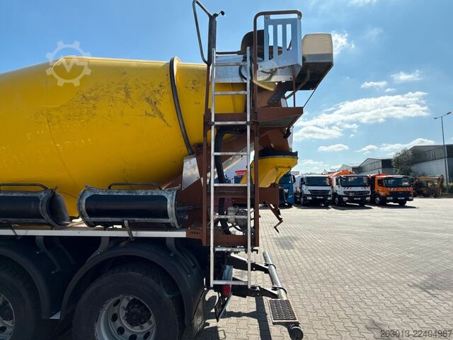 Truk pengaduk beton MAN 35.400 8x4 BB CH Betonmischer Liebherr