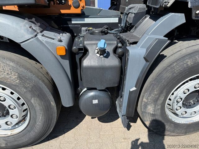 Truk pengaduk beton MAN 35.400 8x4 BB CH Betonmischer Liebherr