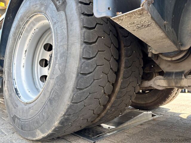 Camión hormigonera MAN 35.400 8x4 BB CH Betonmischer Liebherr