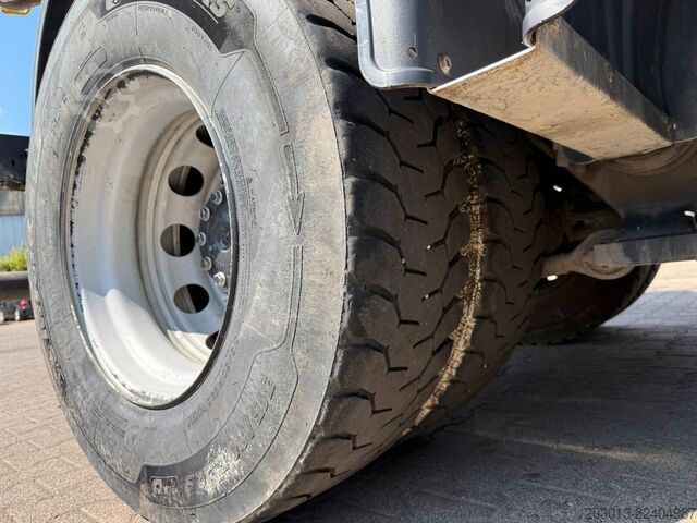 Camión hormigonera MAN 35.400 8x4 BB CH Betonmischer Liebherr