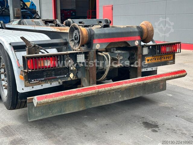 Abrollkipper VOLVO FM 410 8x4 BL Tridem VDL & ATLAS 206.3E LK *10 m