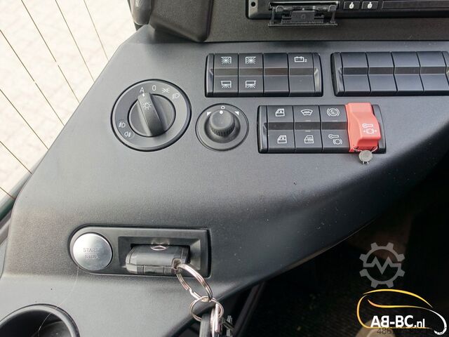 Reisebus MERCEDES-BENZ Tourismo RHD, 55 Sitze, Euro 6