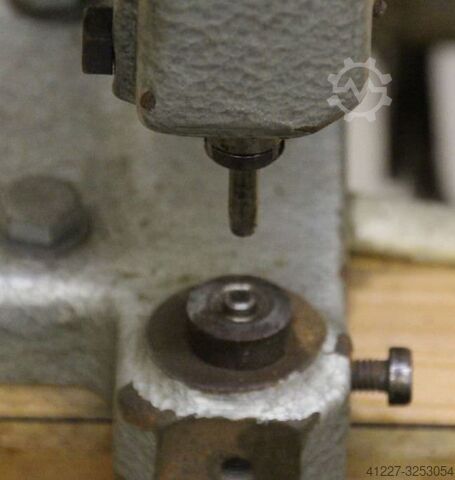 Mesin kancing Astor 862