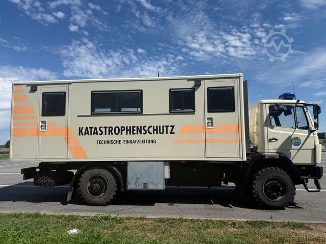 厢式货车 MERCEDES-BENZ 917 A 4x4 Allrad Einzelbereift 6m Koffer Klima