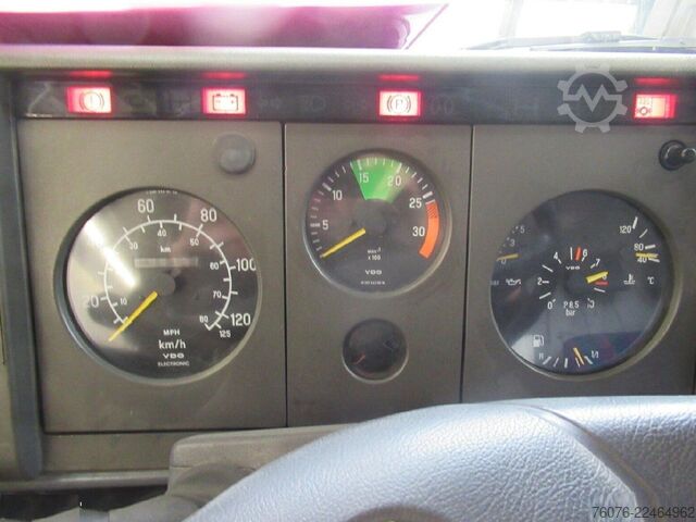 厢式货车 MERCEDES-BENZ 917 A 4x4 Allrad Einzelbereift 6m Koffer Klima