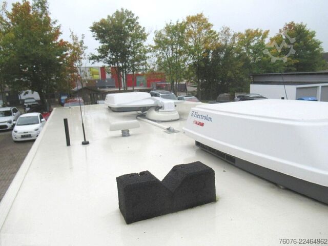 厢式货车 MERCEDES-BENZ 917 A 4x4 Allrad Einzelbereift 6m Koffer Klima