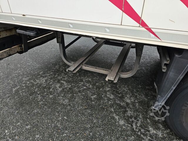 Poluprikolica hladnjača SCHMITZ CARGOBULL SKO24/L-13.4 FP 45-Liftachse-Palettenkasten-Blum