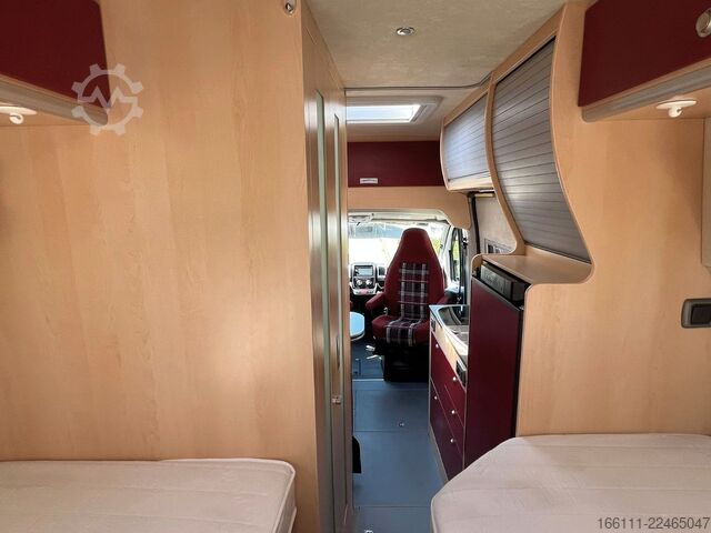 Autocaravana LA STRADA Avanti EB - tiefe Einzelbetten -  - Solar