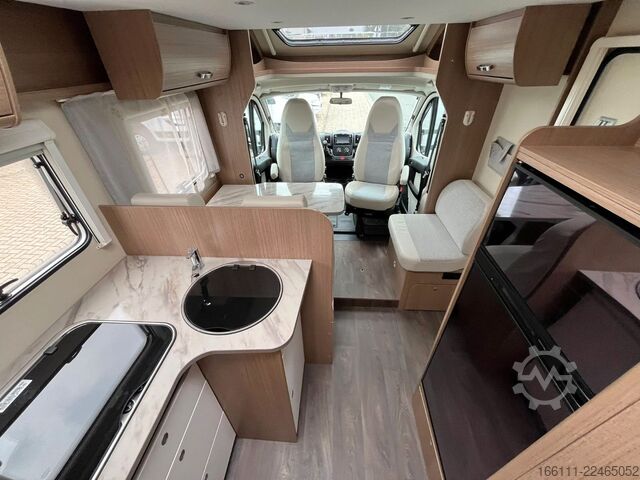 Autocaravana semi-integrada CARADO T 334 - Hub/Einzelbetten -  - Klima