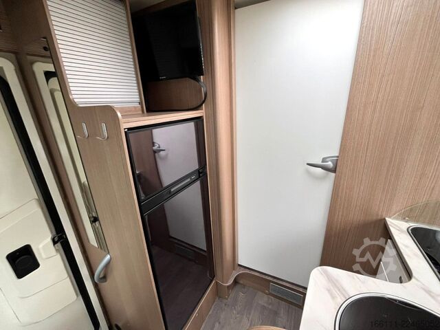 Camper semintegrato CARADO T 334 - Hub/Einzelbetten -  - Klima