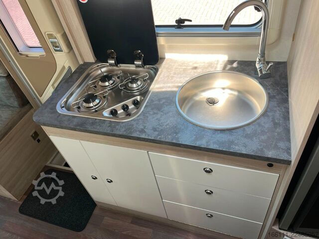 Camper semintegrato ILUSION XMK 760 - Hubbett - Etagenbetten - Klima - Solar