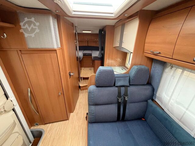 Camper semintegrato LMC T 708 G - Einzelbetten - Klima - Markise -