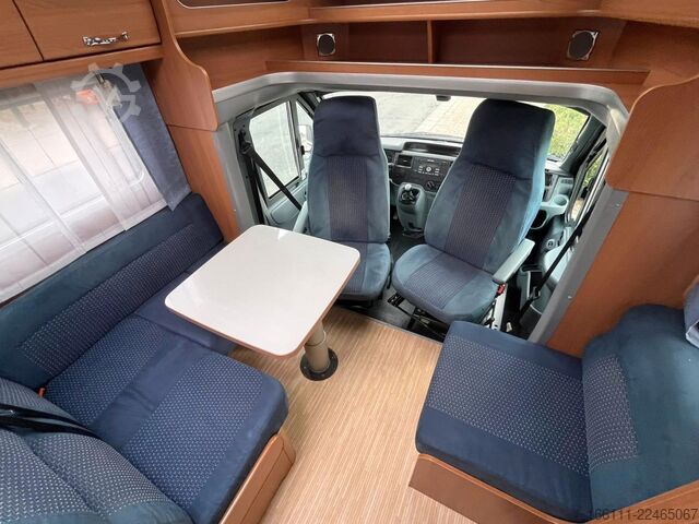 Camper semintegrato LMC T 708 G - Einzelbetten - Klima - Markise -