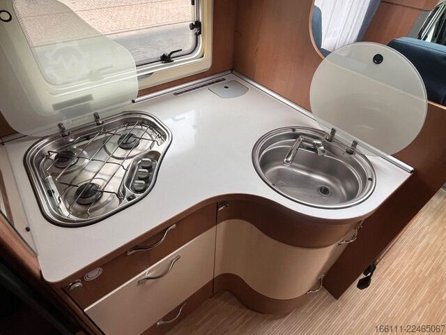 Camper semintegrato LMC T 708 G - Einzelbetten - Klima - Markise -