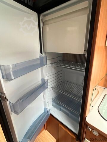 Camper semintegrato LMC T 708 G - Einzelbetten - Klima - Markise -