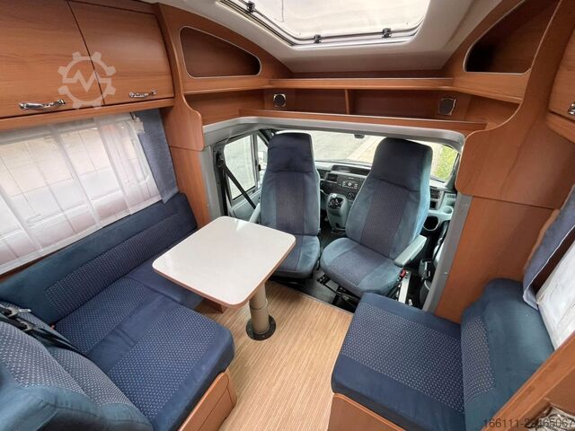 Camper semintegrato LMC T 708 G - Einzelbetten - Klima - Markise -
