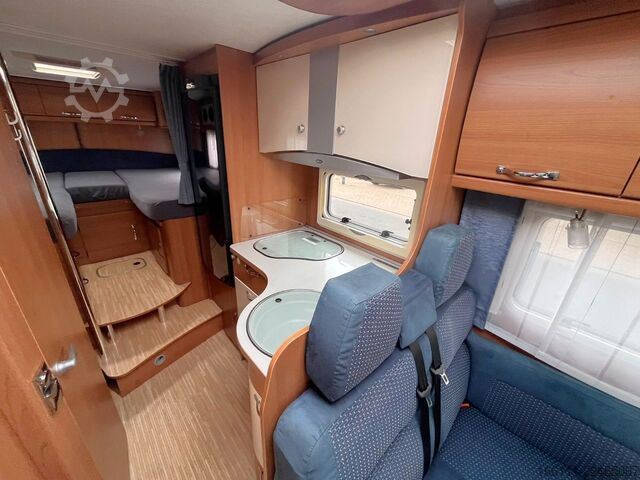 Camper semintegrato LMC T 708 G - Einzelbetten - Klima - Markise -