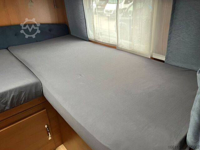 Camper semintegrato LMC T 708 G - Einzelbetten - Klima - Markise -