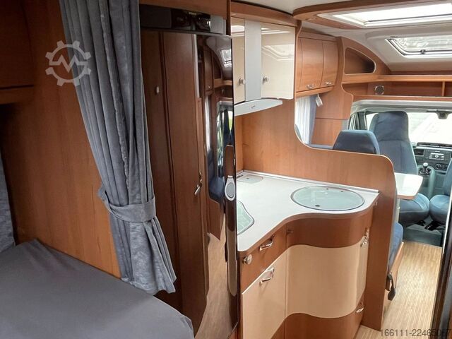 Camper semintegrato LMC T 708 G - Einzelbetten - Klima - Markise -