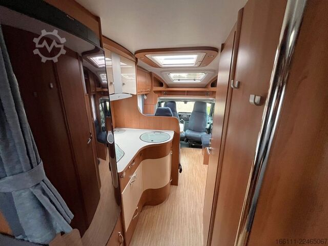Camper semintegrato LMC T 708 G - Einzelbetten - Klima - Markise -