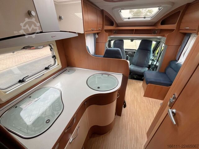 Camper semintegrato LMC T 708 G - Einzelbetten - Klima - Markise -