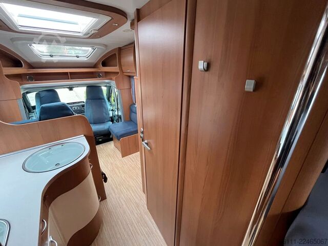 Camper semintegrato LMC T 708 G - Einzelbetten - Klima - Markise -