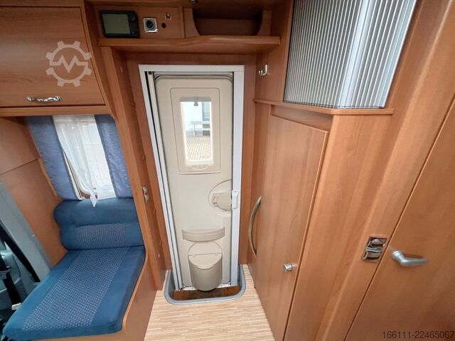 Camper semintegrato LMC T 708 G - Einzelbetten - Klima - Markise -
