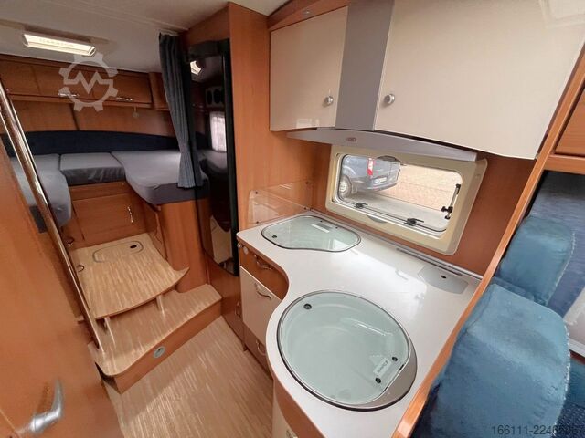 Camper semintegrato LMC T 708 G - Einzelbetten - Klima - Markise -