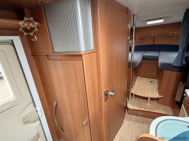 Camper semintegrato LMC T 708 G - Einzelbetten - Klima - Markise -