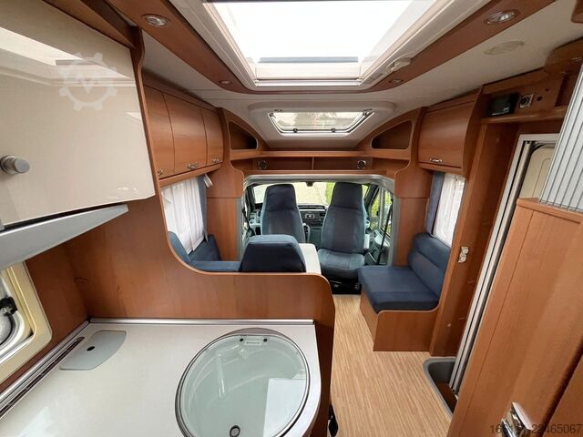 Camper semintegrato LMC T 708 G - Einzelbetten - Klima - Markise -