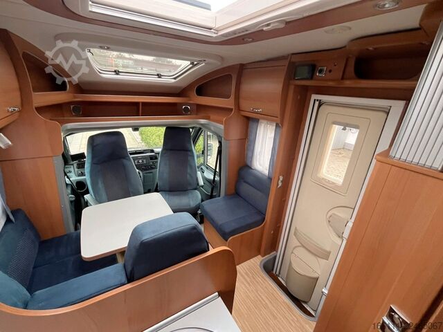 Camper semintegrato LMC T 708 G - Einzelbetten - Klima - Markise -