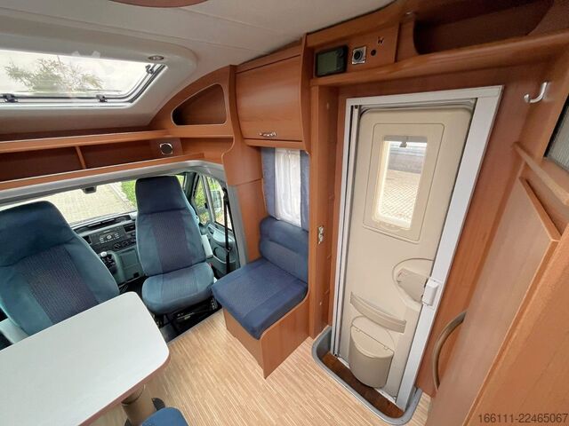 Camper semintegrato LMC T 708 G - Einzelbetten - Klima - Markise -
