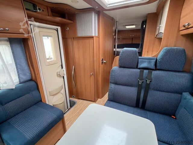 Camper semintegrato LMC T 708 G - Einzelbetten - Klima - Markise -