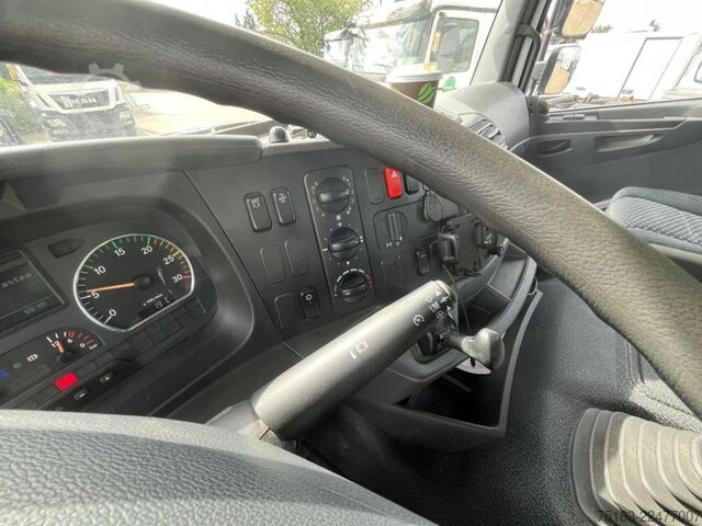Tipper truck MERCEDES-BENZ Axor 1826 K 4x2 2-Achs Kipper Kran Greiferst. de