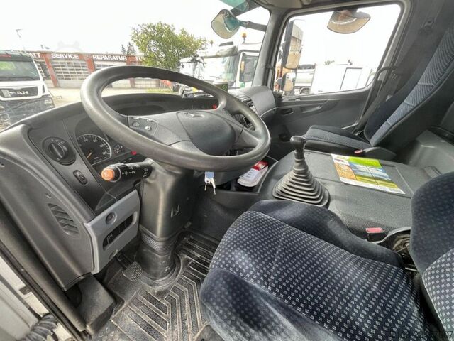 Tipper truck MERCEDES-BENZ Axor 1826 K 4x2 2-Achs Kipper Kran Greiferst. de