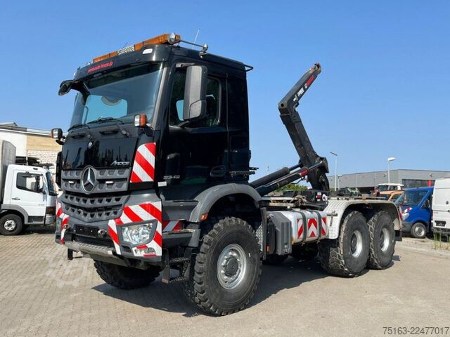 Kanca kasalı yük kamyonu (roll-off) MERCEDES-BENZ Arocs 3343 6x6 Abrollkipper Singelreifen kz.Rads