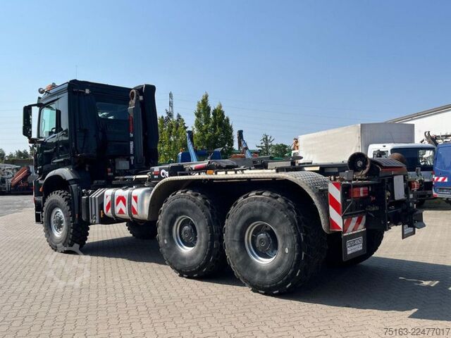 Kanca kasalı yük kamyonu (roll-off) MERCEDES-BENZ Arocs 3343 6x6 Abrollkipper Singelreifen kz.Rads