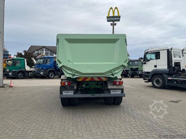 Kipper LKW MERCEDES-BENZ Arocs 3243 8x4 4 Achs Muldenkipper 18 m³, deutsc