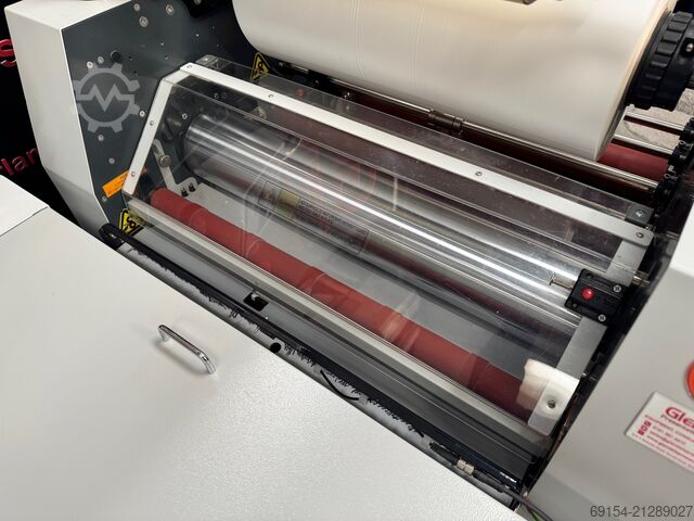 Laminator with OmniFlow Sheet Feeder Vivid Matrix 530DP