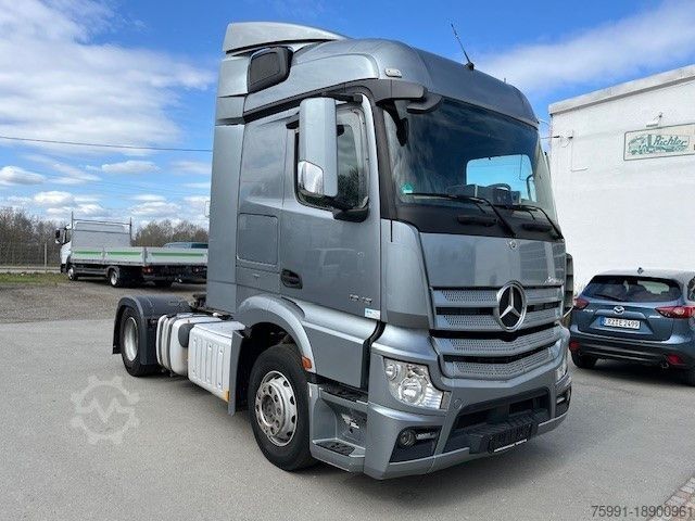 Štandardný traktor MERCEDES-BENZ Actros 4  MB 1943  SZM  Gefahrgutvorbereitung