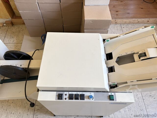 Sistema de acabamento de documentos Morgana Plockmatik 61 Pro