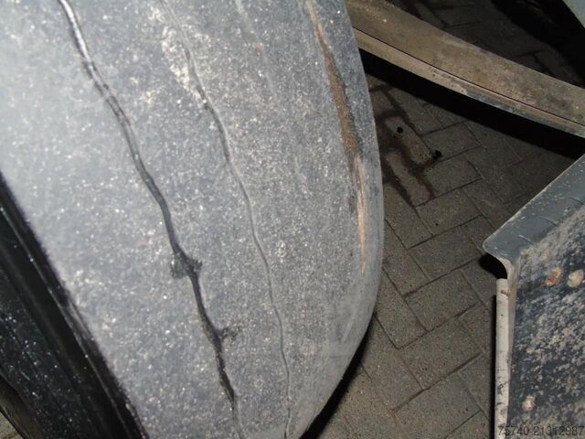 垃圾车 Renault Kerax 410DXI + 8X4 + MANUAL + SPRING