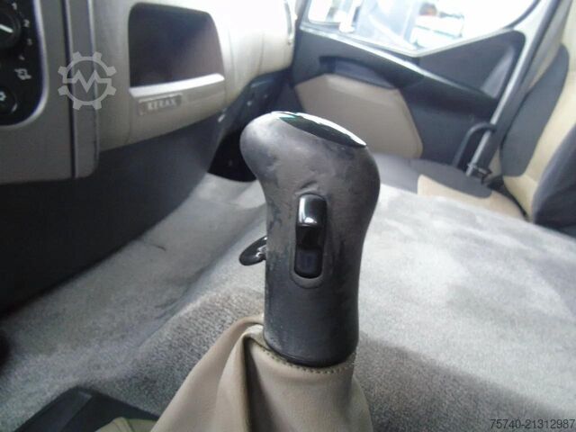 垃圾车 Renault Kerax 410DXI + 8X4 + MANUAL + SPRING