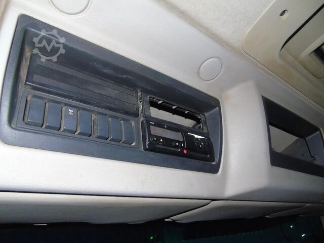 垃圾车 Renault Kerax 410DXI + 8X4 + MANUAL + SPRING