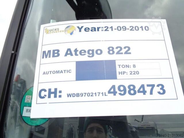 Beg pakaian Mercedes-Benz Atego 822 + Euro 5 + Dhollandia lift